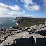 Sleepzone Clare - The Burren אכסניה