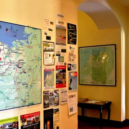 Sleepzone Clare ホステル